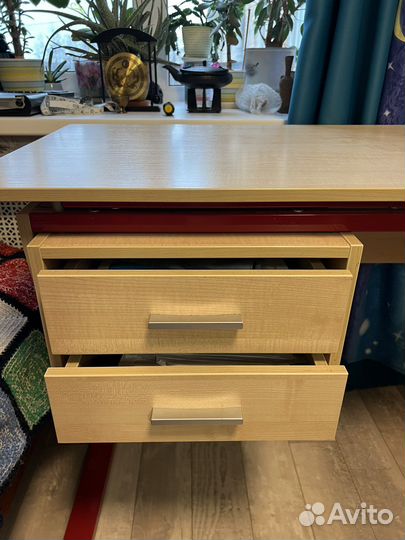 Письменный стол (растущая парта)