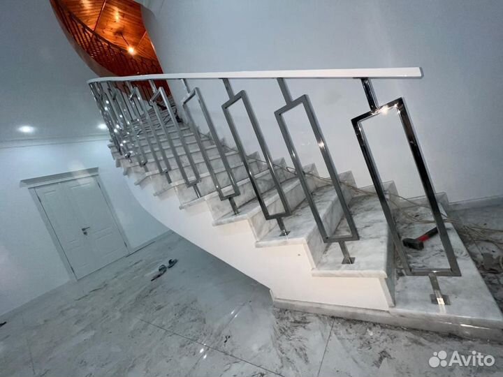 Перила для лестниц