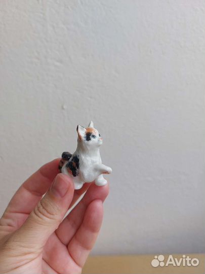 Фигурки из фарфора