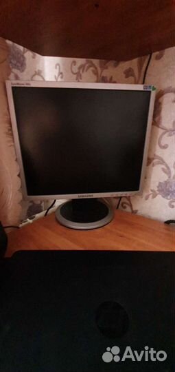 Монитор Samsung syncmaster 740n