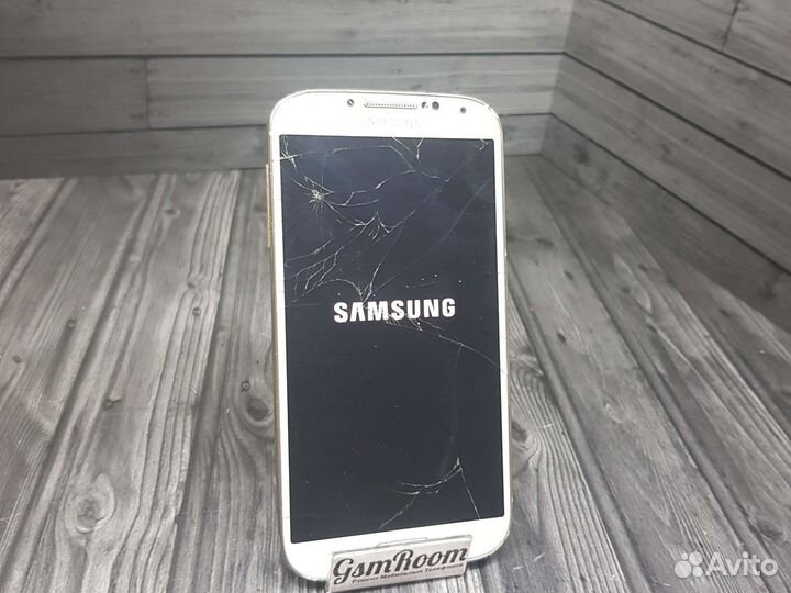 Samsung S4 i9500 трещины на экране