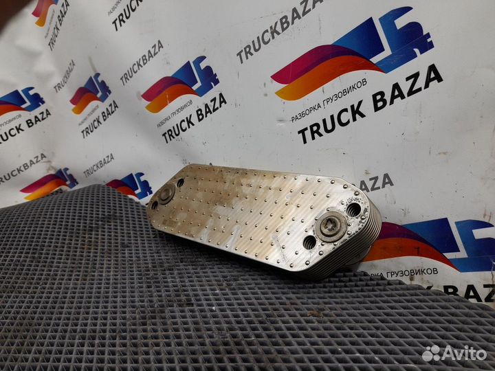 Радиатор масляный Renault T, Volvo FH