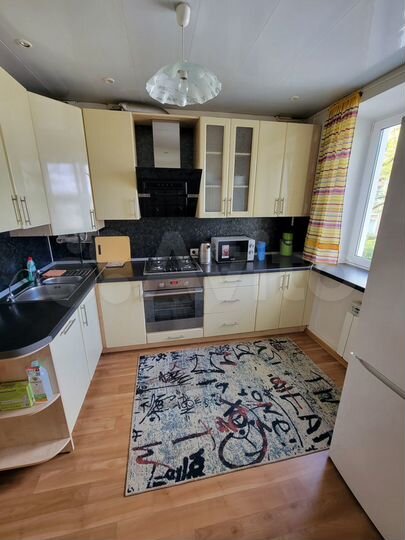 3-к. квартира, 74 м², 2/4 эт.