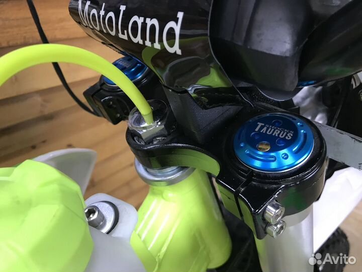 Питбайк Motoland TCX125Е зеленый