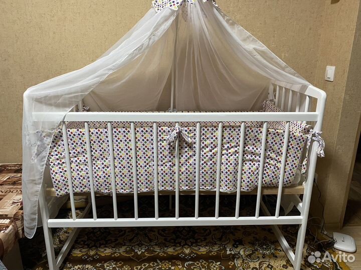 Детская кроватка