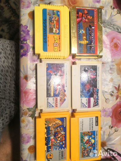 Nintendo Famicom и оригинальные картриджи