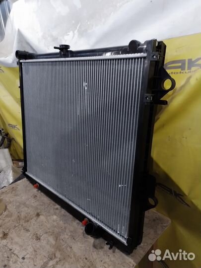 Радиатор двигателя toyota land cruiser 200 2UZ-FE