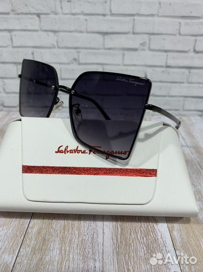 Солнцезащитные очки Salvatore Ferragamo