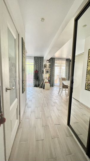 Квартира-студия, 42 м², 1/8 эт.