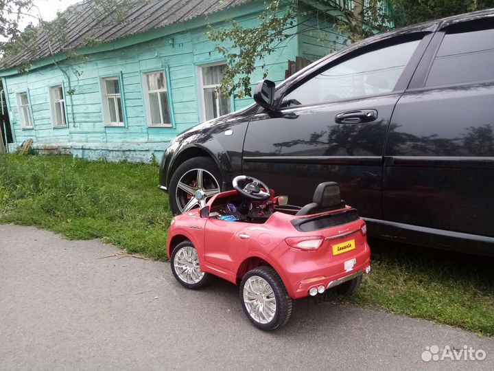 Детский электромобиль