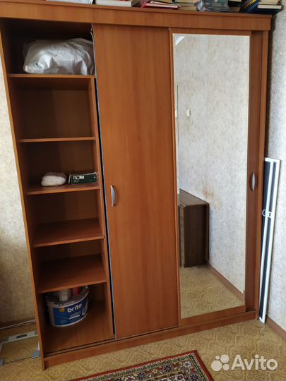 Шкаф купе с зеркалом