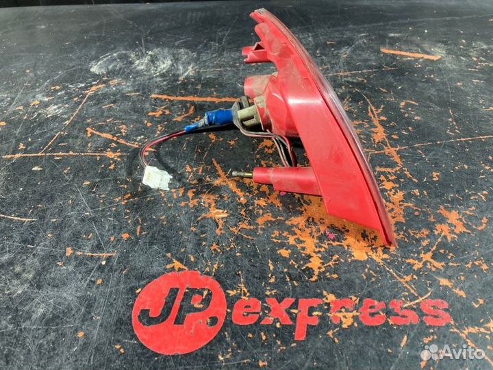 Фонарь крышки багажника задний правый Infiniti