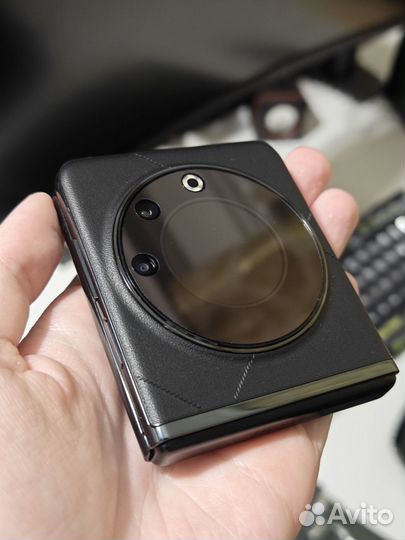 TECNO Phantom V Flip, 8/256 ГБ