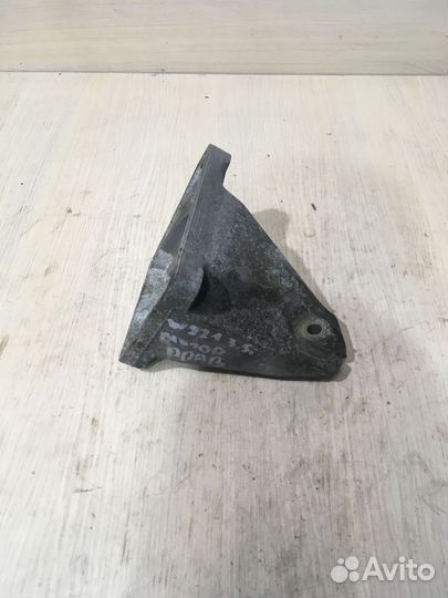 Кронштейн двигателя правый Мерседес W221