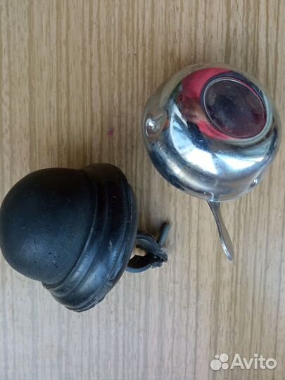 Педали, катафоты, звонок для велосипеда