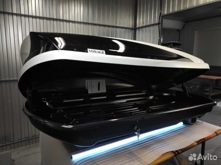 Автобокс на крышу Voyage175 см 440L черно-белый