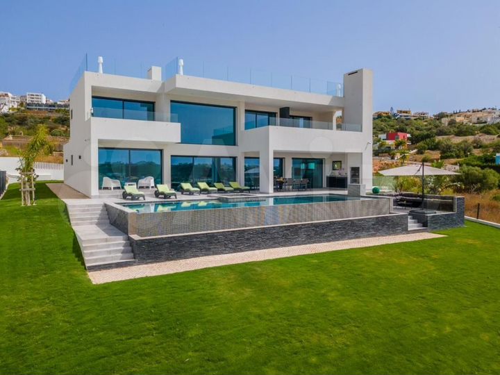 Действующая гостиница в Адлере