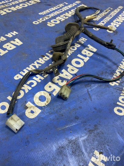 Проводка двери Mitsubishi Pajero 2 внедорожник