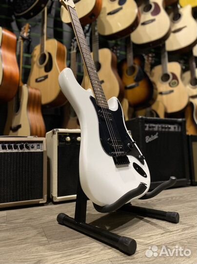 Электрогитара суперстрат белая (Новая)