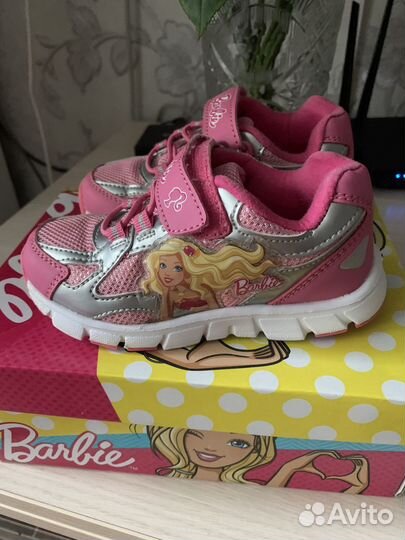 Кроссовки для девочки