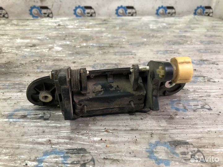 Ручка двери задняя правая Mazda 323 BJ ZM 2001