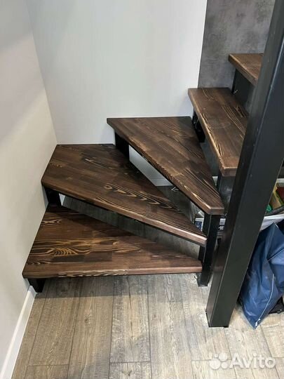 Лестница на второй этаж