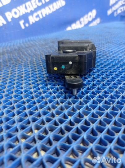 Моторчик заслонок отопителя Chevrolet Aveo T200