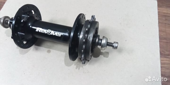 Втулка задняя Revolver