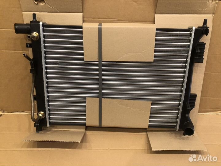 Радиатор охлаждения Solaris 1 / Kia Rio 3