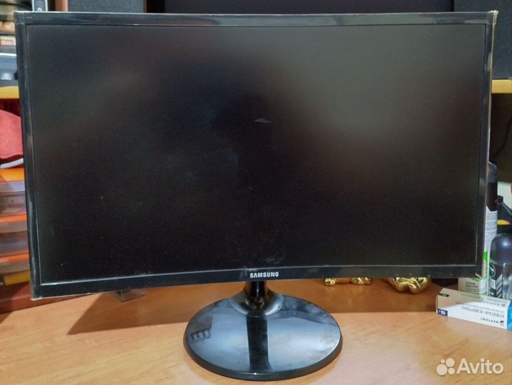 Монитор Samsung 24 изогнутый