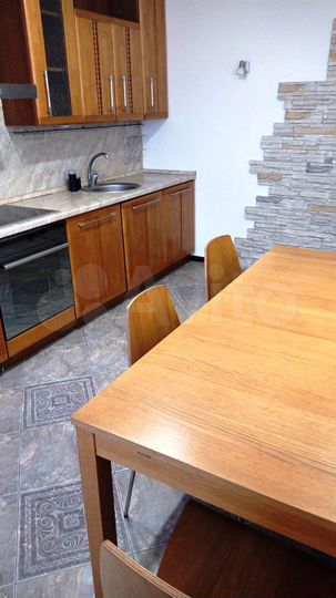 2-к. квартира, 76 м², 15/17 эт.