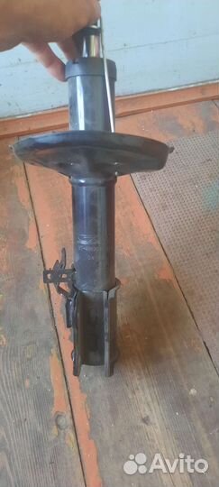 Стойка левая,Toyota Carina 210 кузов