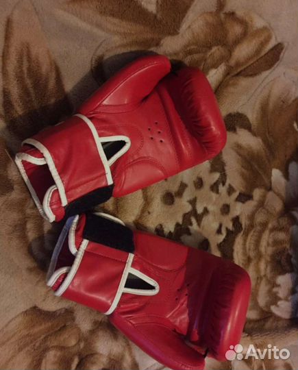 Боксерские перчатки 12 oz