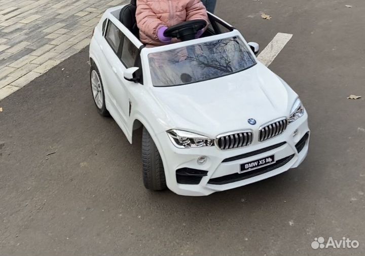 Детская машинка на аккумуляторе с пультом