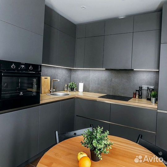 Кухня до потолка