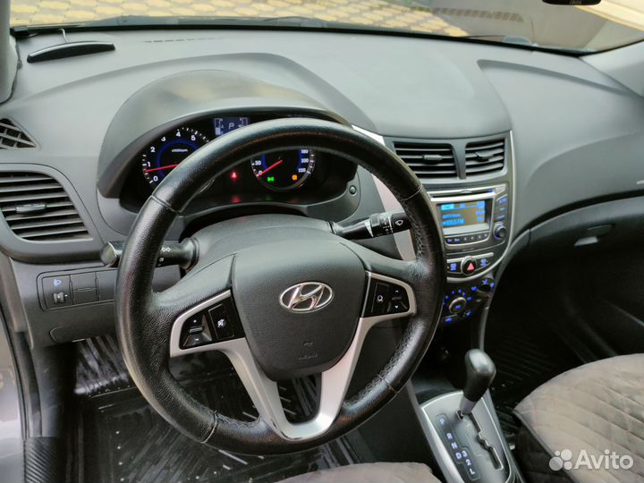 Hyundai Solaris 1.4 AT, 2016, битый, 87 000 км