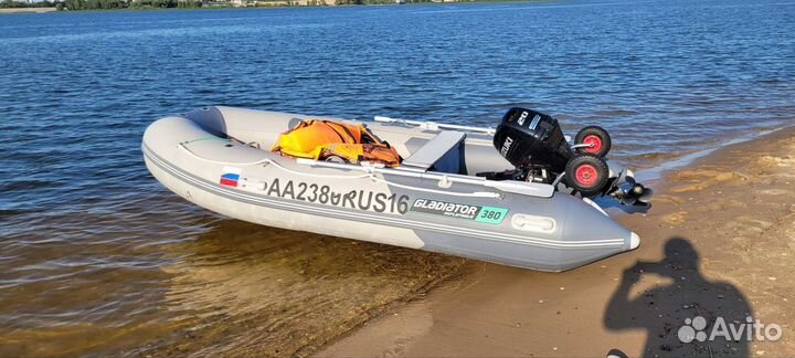 Моторная лодка