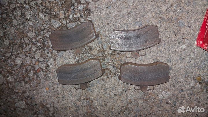 Тормозные колодки приора 1