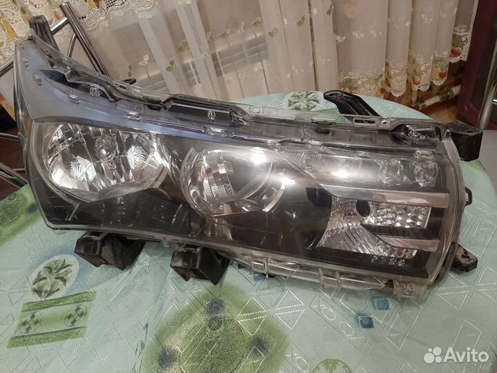 Фара правая передняя Тайота Каролла