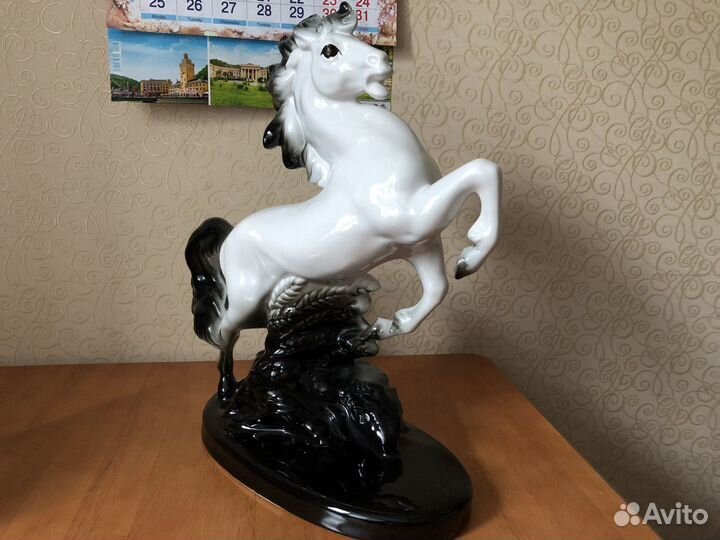 Статуэтка «Конь»