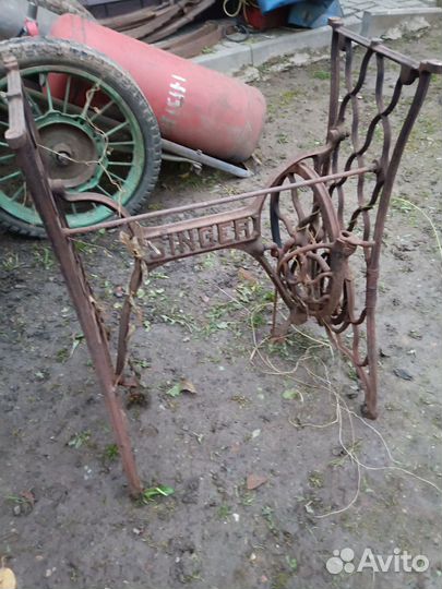 Станина от швейной машинки Singer,и другие