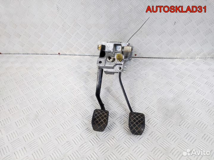 Блок педалей МКПП Audi A6 C4 4A1721115B