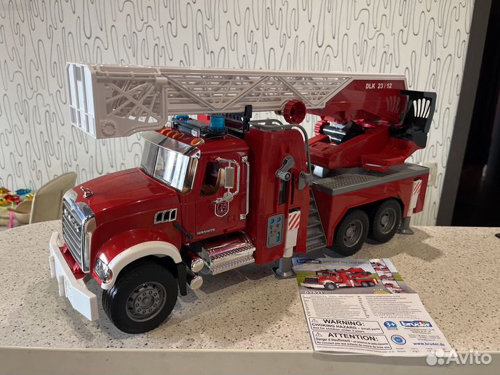 Пожарная машина bruder 02821