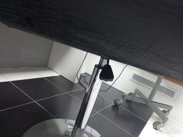 Парикмахерское кресло бу