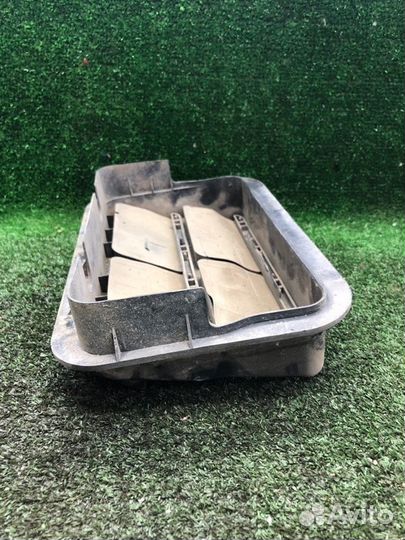 Клапан вентиляции багажного отделения задний