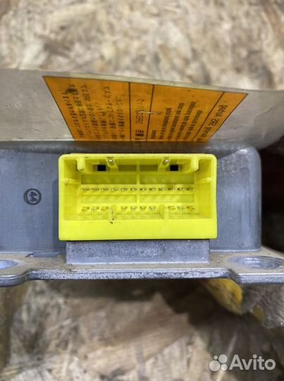 Блок управления AirBag Nissan Primera P11