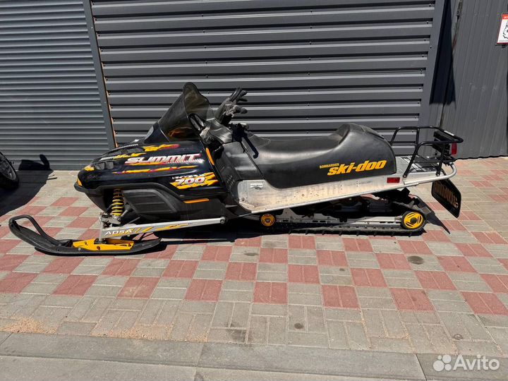 BRP SKI-DOO summit 700 2001