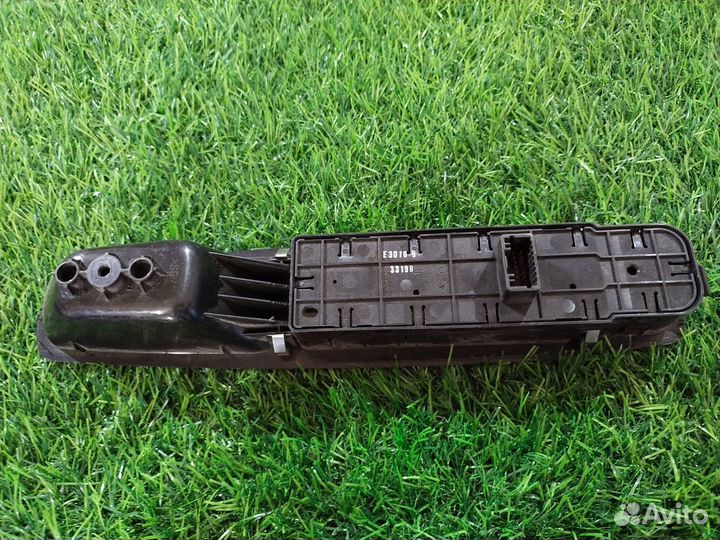 Блок управления стеклоподъемниками Renault Scenic