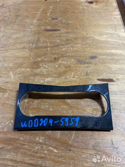 Накладка декоративная Mercedes-Benz C-Class W204