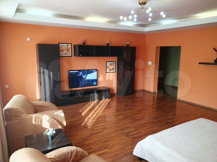 2-к. квартира, 100 м², 1/5 эт.